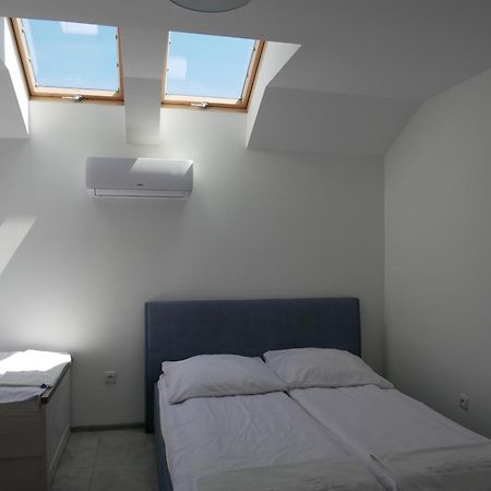 Alda Lägenhet Pyrzowice Exteriör bild